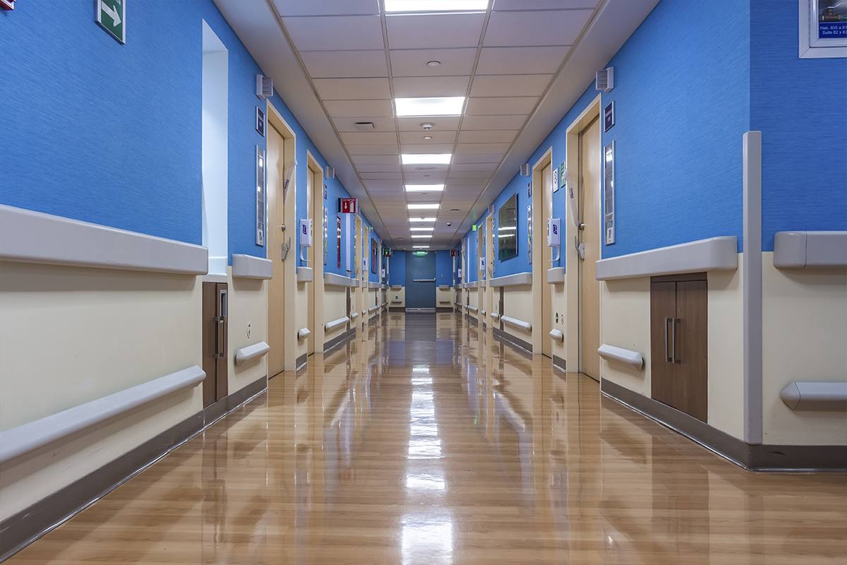 Pasillo del área de hospitalización Médica Sur Copyright